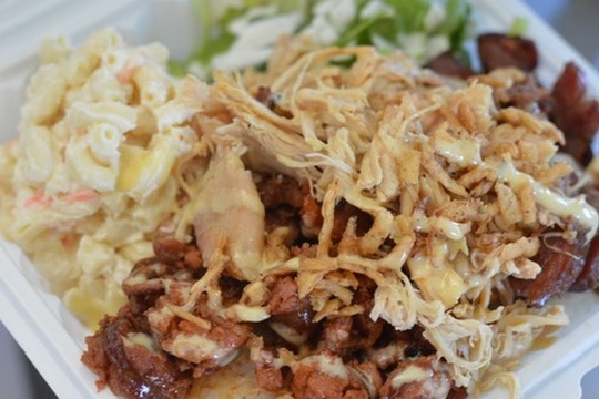 Combo plate with three smoked meats, Big Island Smokehouse Hilo